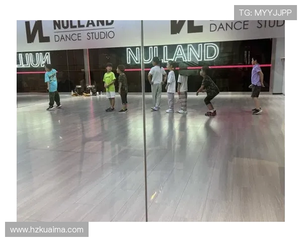 武汉街舞队的个人能力提升与团队协作的完美结合探讨